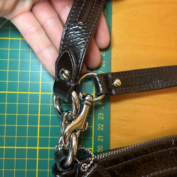 Vintage Leather Coach crossbody/shoulder bag - Picture 7 of 16